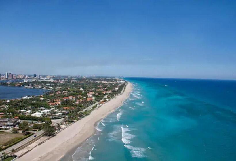 Tropical Beach Condo   Pool, Shops, 86 Tv, Wifi