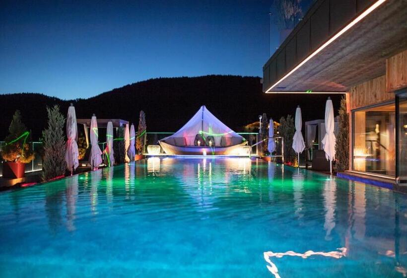 هتل Abinea Dolomiti Romantic Spa