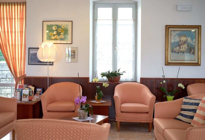هتل Albergo Al Salus
