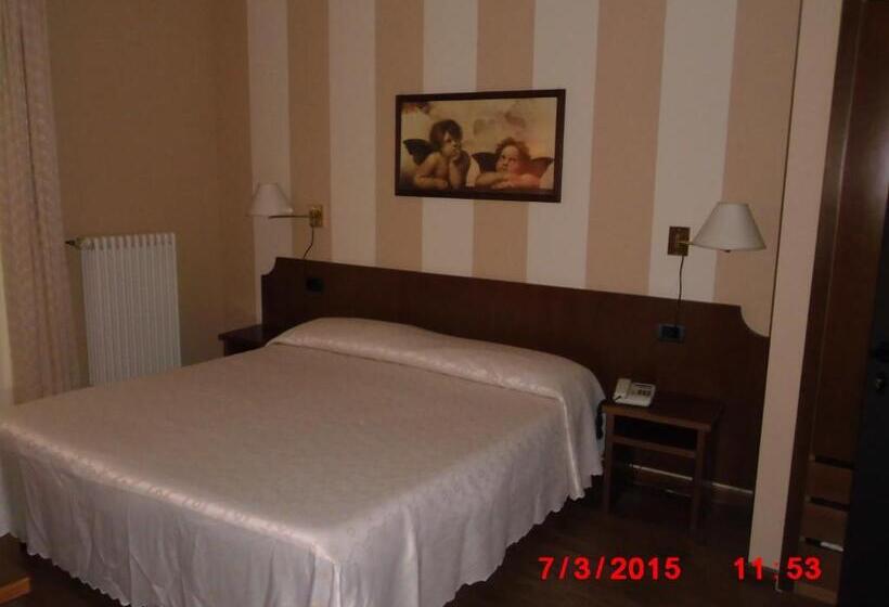 هتل Albergo Ponte Vecchio