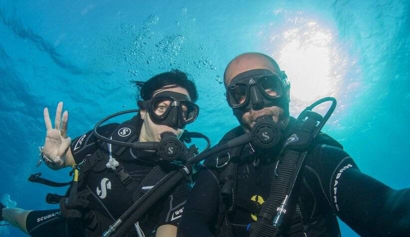 هتل Aqaba Adventure Divers Village