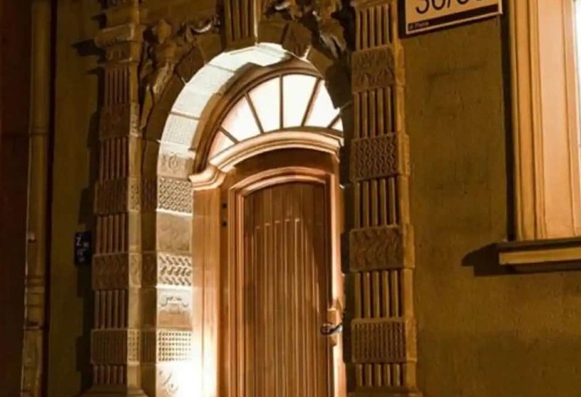 هتل Artus Old Town