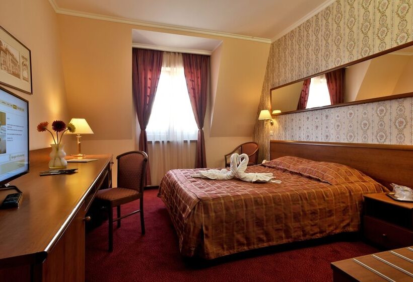 هتل Brasov