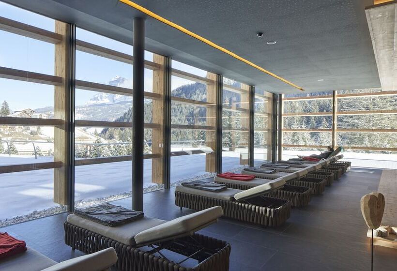 هتل Cristallo Wellness Mountain Living