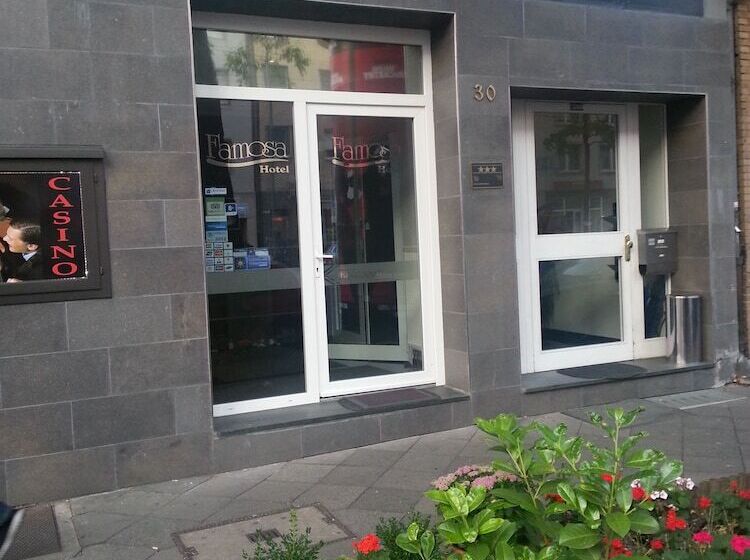 Fotos del hotel Famosa:  22