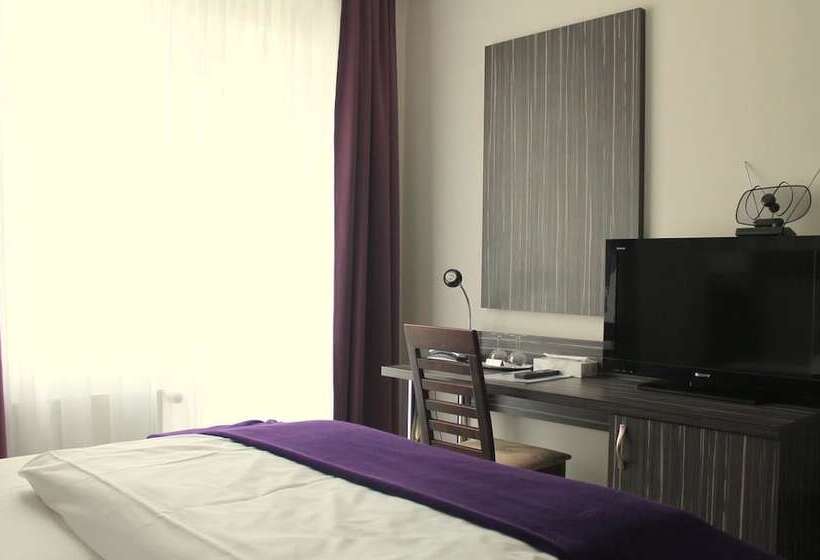 Fotos del hotel Famosa:  5