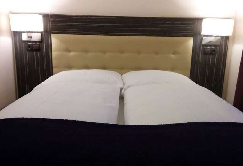 Fotos del hotel Famosa:  4