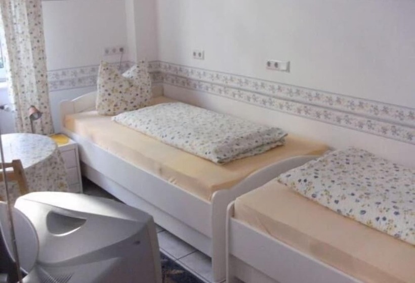 هتل Hostel Heinzelmännchen