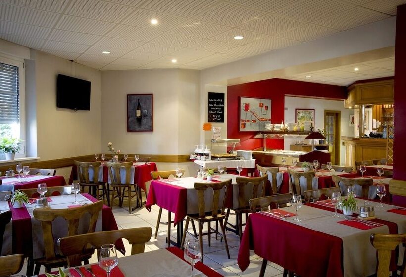 ホテル Hôtel Restaurant Au Lion D Or