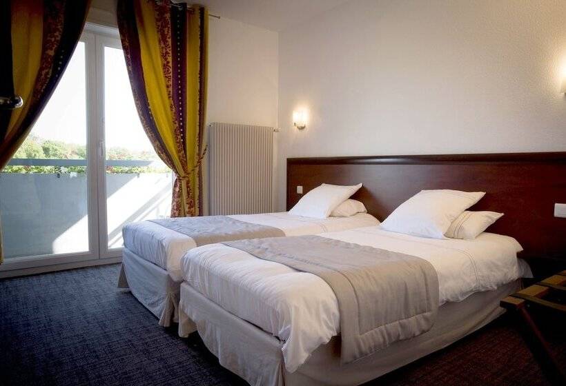 ホテル Hôtel Restaurant Au Lion D Or