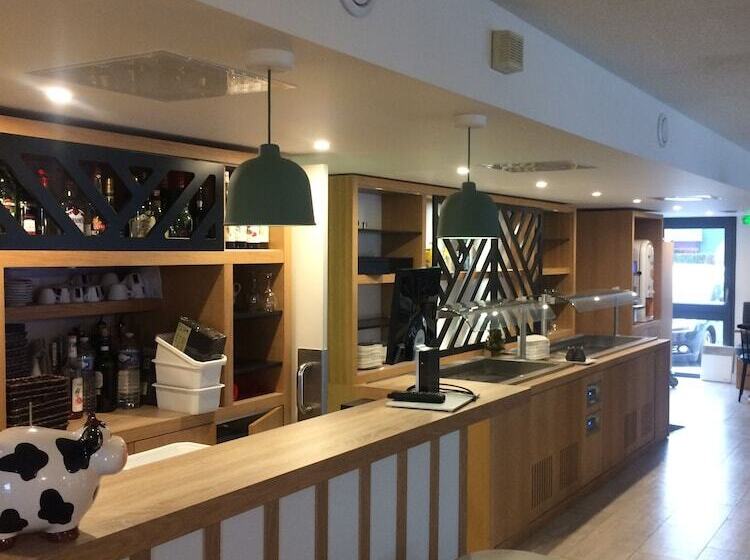 Отель Ibis Styles Rouen Valdereuil