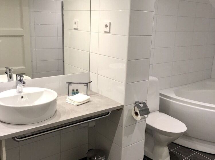 בית מלון כפרי L Bele