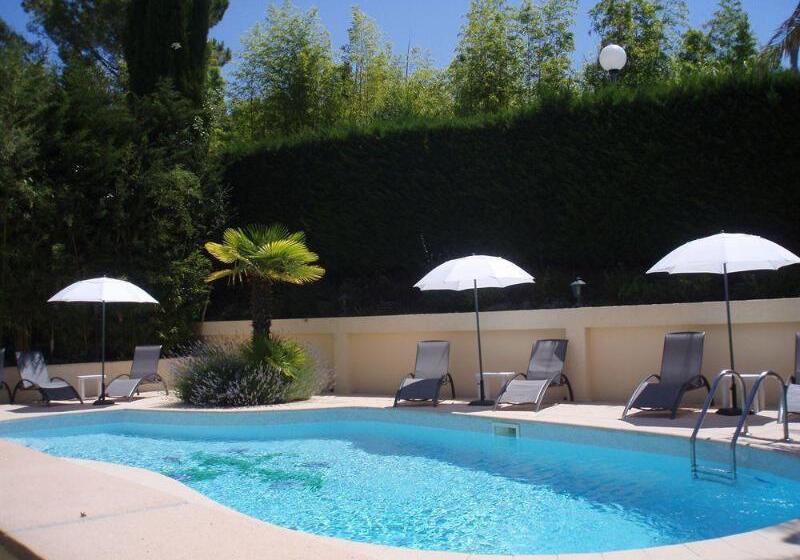 ホテル Les Oliviers