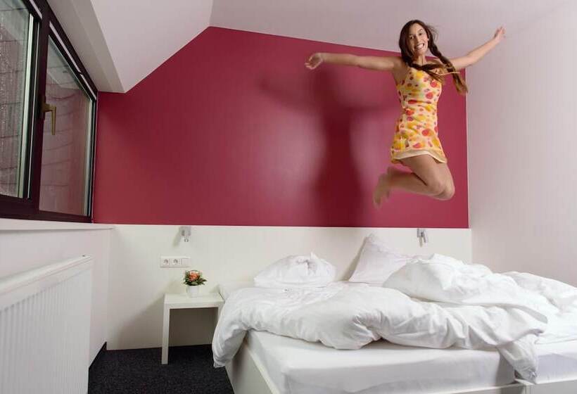 Mk Hotel London