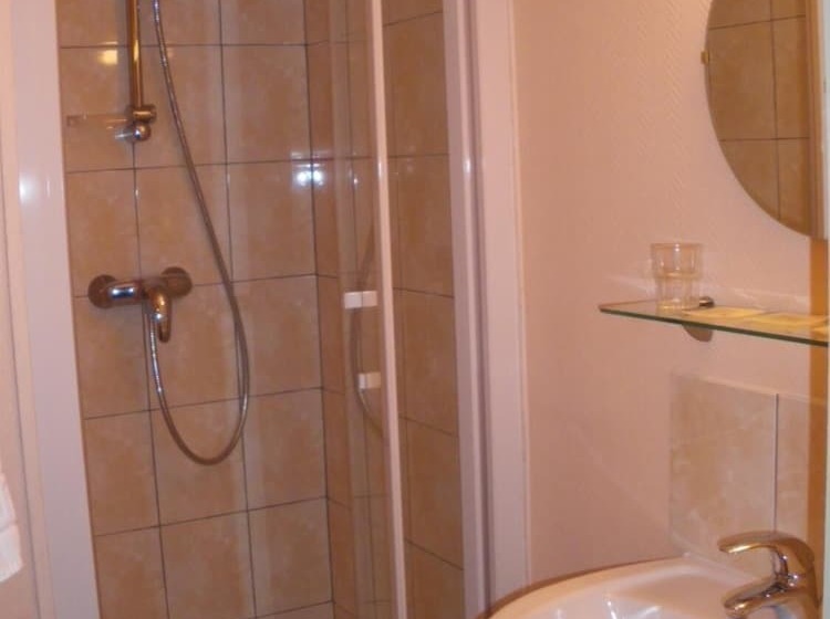 هتل Logis   Hôtel Et Restaurant Le Sof