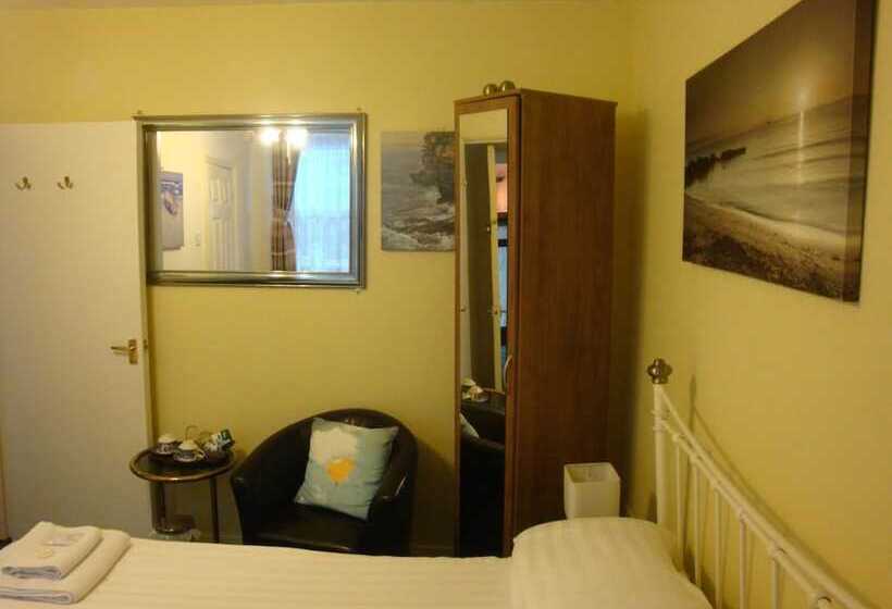 בית מלון כפרי Spencer Court