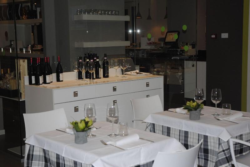 فندق Spluga Sosta &