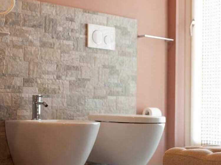 فندق Spluga Sosta &