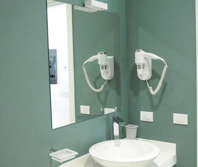 فندق Spluga Sosta &