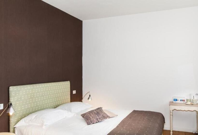 فندق Spluga Sosta &