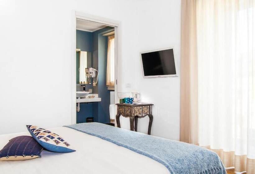 فندق Spluga Sosta &