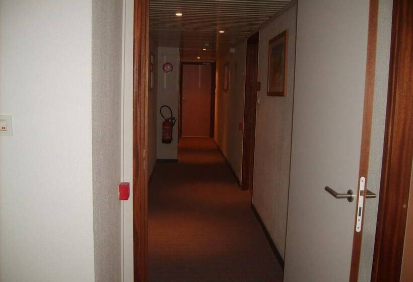 هتل The Originals Access, Hôtel Arum, Remiremont