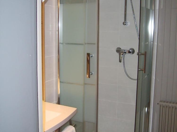 هتل The Originals Access, Hôtel Arum, Remiremont