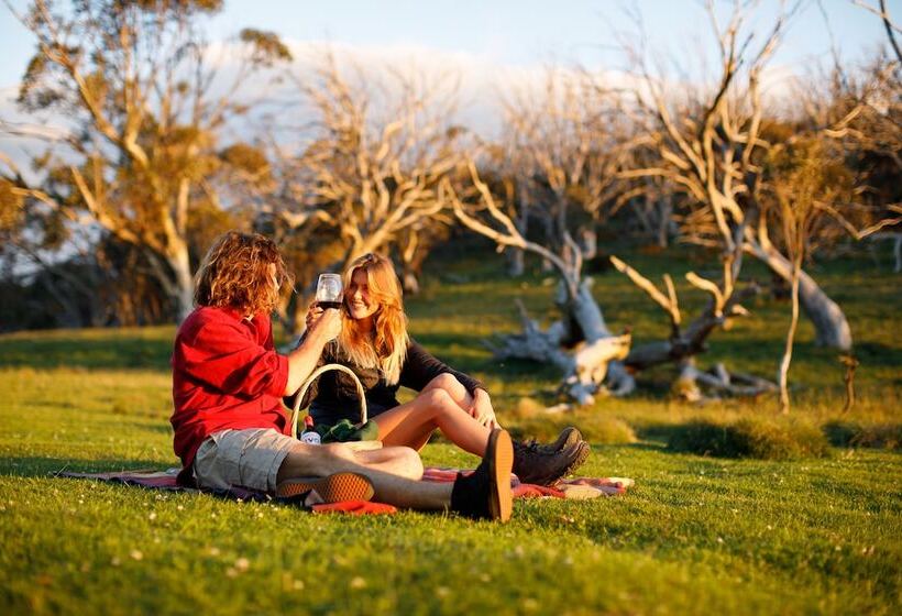 ホテル Thredbo Alpine