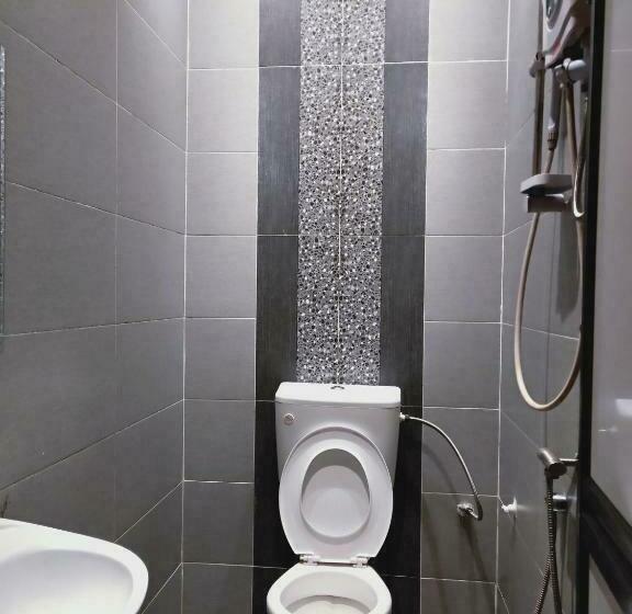Hotel Ghazrins Garuda Jb