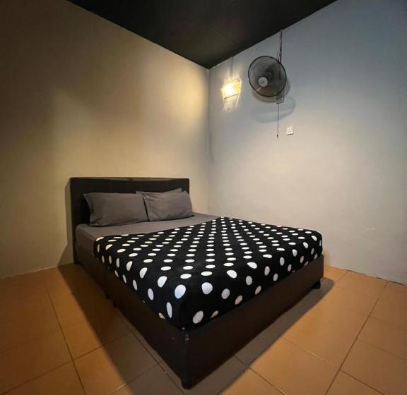 Hotel Ghazrins Garuda Jb