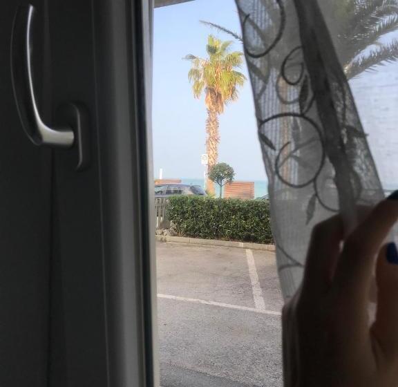 مبيت وإفطار Frontemare Faleria