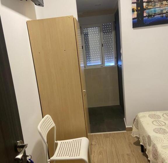 Пансион Lf Habitación Familiar Con Balcón Y Baño Privado   No Fumadores   Sin Ascensor