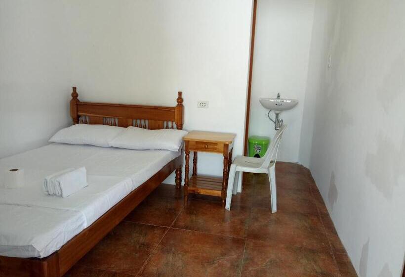 Общежитие Jeno Tourist Inn