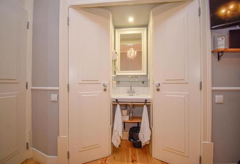 تختخواب و صبحانه B In B Lisbon Downtown Suites