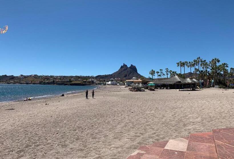 هتل Condominios San Carlos