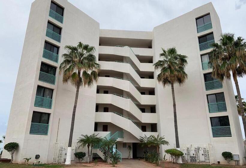 هتل Condominios San Carlos