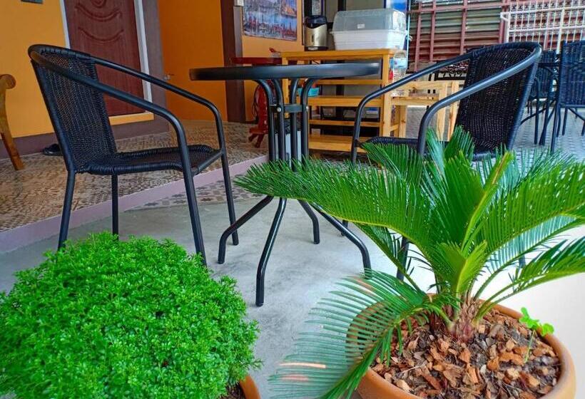 هتل Siri Guesthouse