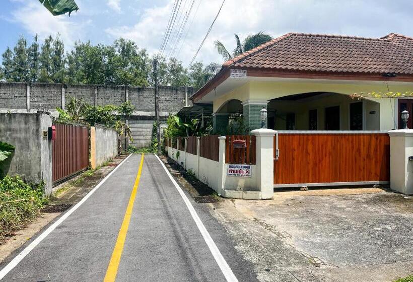 펜션 2br Maryam Villa Near Tesco & Beach