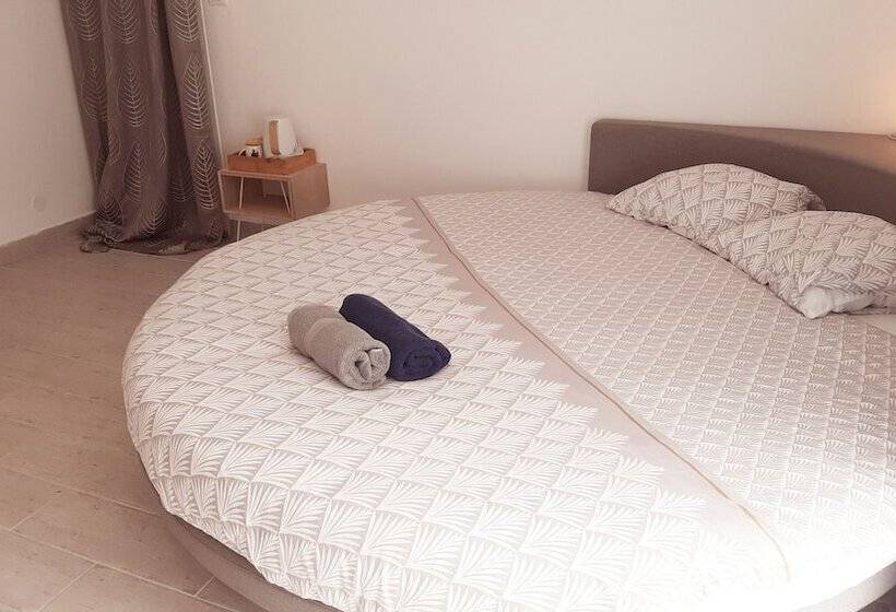 بنسيون Allegria Nîmes