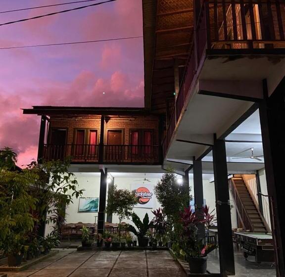פנסיון Watukarung Sackstone Guesthouse