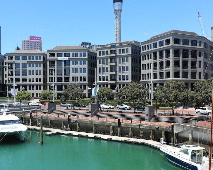 هتل Marsden Viaduct