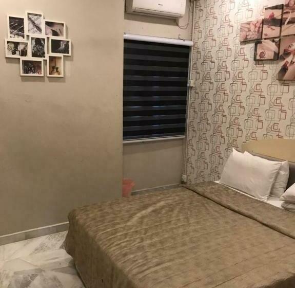 Отель Oyo 90358 Homestay Bandar Putra 1