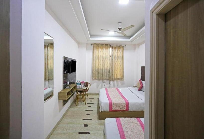 هتل Sterling Inn, New Delhi