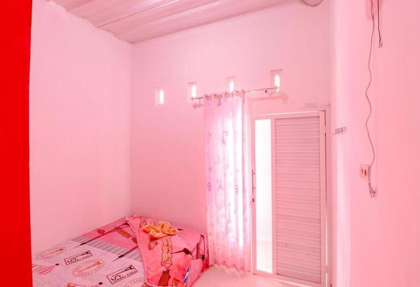 پانسیون Pinky Guest House Batu