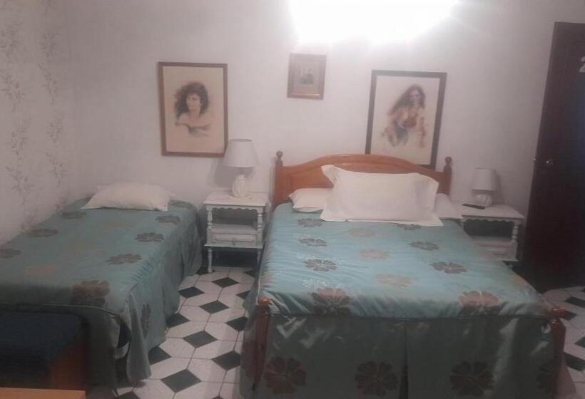 پانسیون Residencia Maria Jose