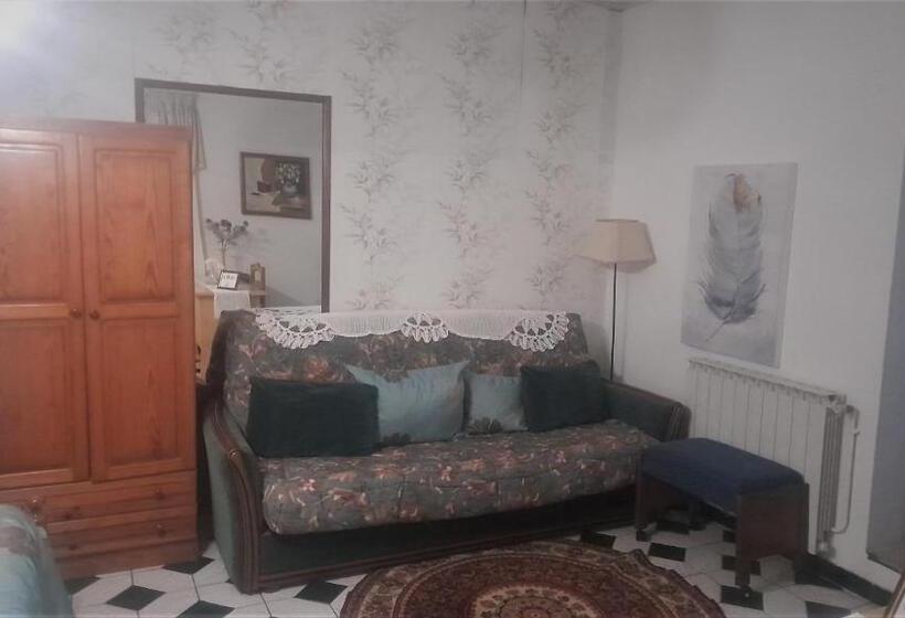 پانسیون Residencia Maria Jose