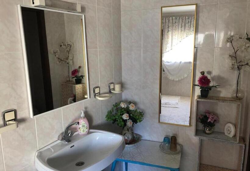 پانسیون Residencia Maria Jose