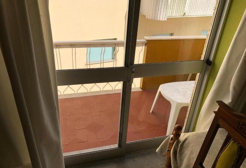 پانسیون Residencia Maria Jose