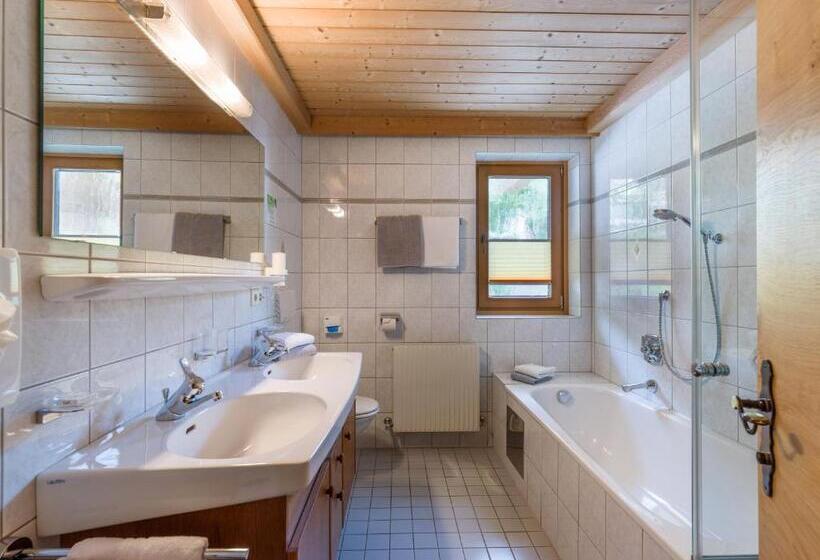 בית מלון כפרי Zeitlos Apartments   Neu Ab Dezember 2024