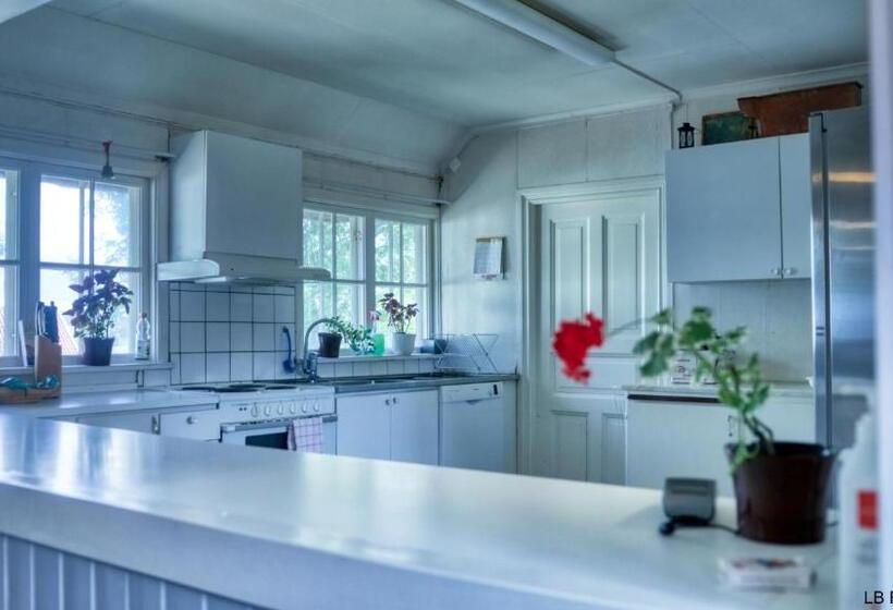 Apelviksgården B&b